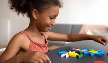 "Es un derecho, no una ayuda": padres celebran cobertura de Senasa para ni&ntilde;os con TEA