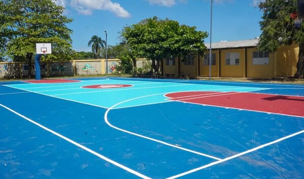 Inefi impulsa inclusi&oacute;n en R&iacute;o San Juan con Programa de Deportes Adaptados y remozamiento de canchas