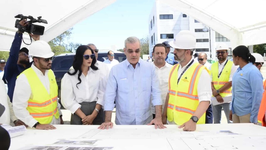 Visita de supervisi&oacute;n UASD Sabaneta: Abinader eval&uacute;a avances de la obra de m&aacute;s de RD$600 MM