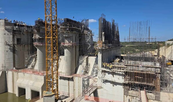 El Gobierno ejecuta desv&iacute;o final del r&iacute;o Guayub&iacute;n por presa Boca de los R&iacute;os