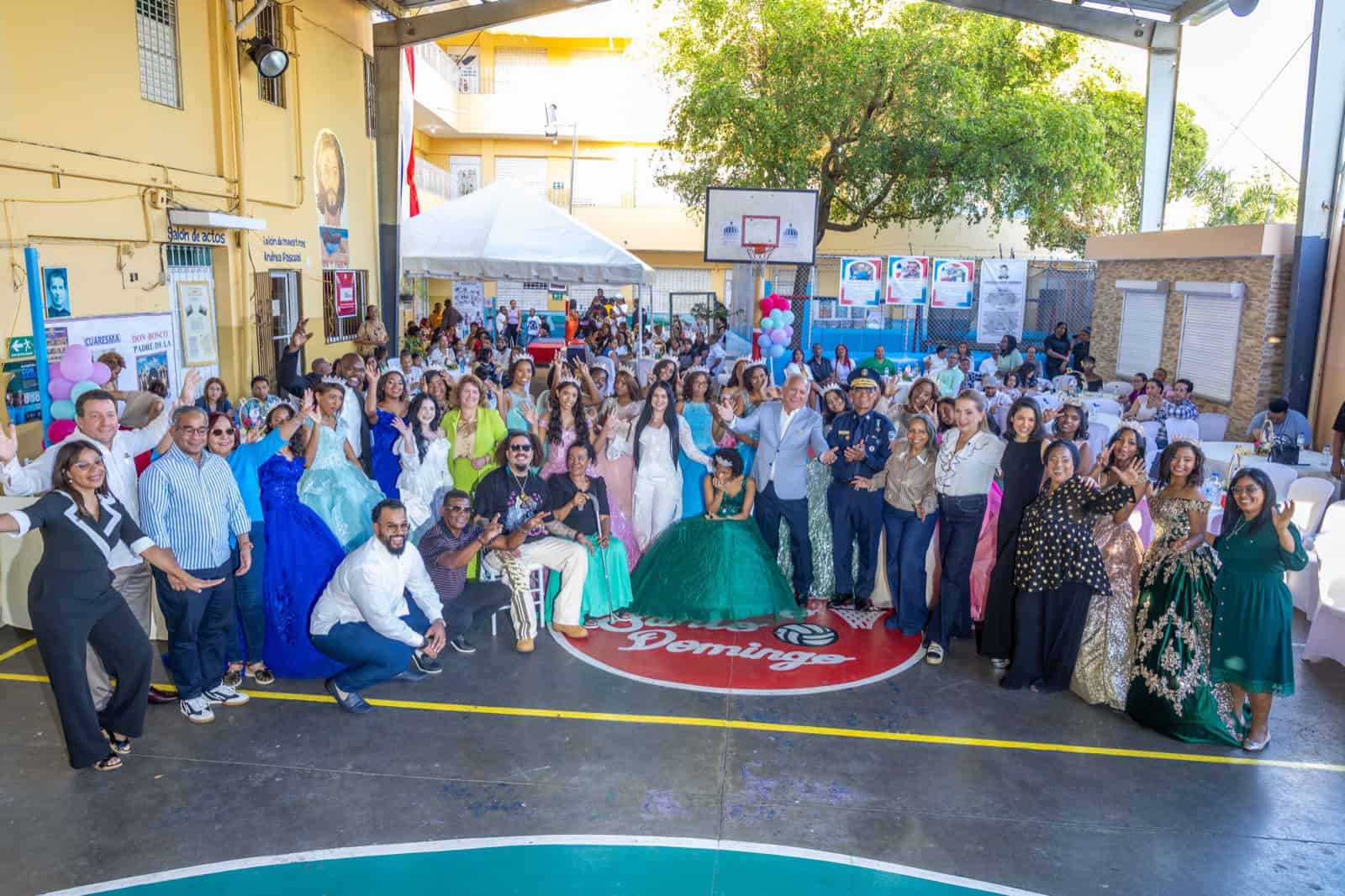 Quiencea&ntilde;eras e invitados