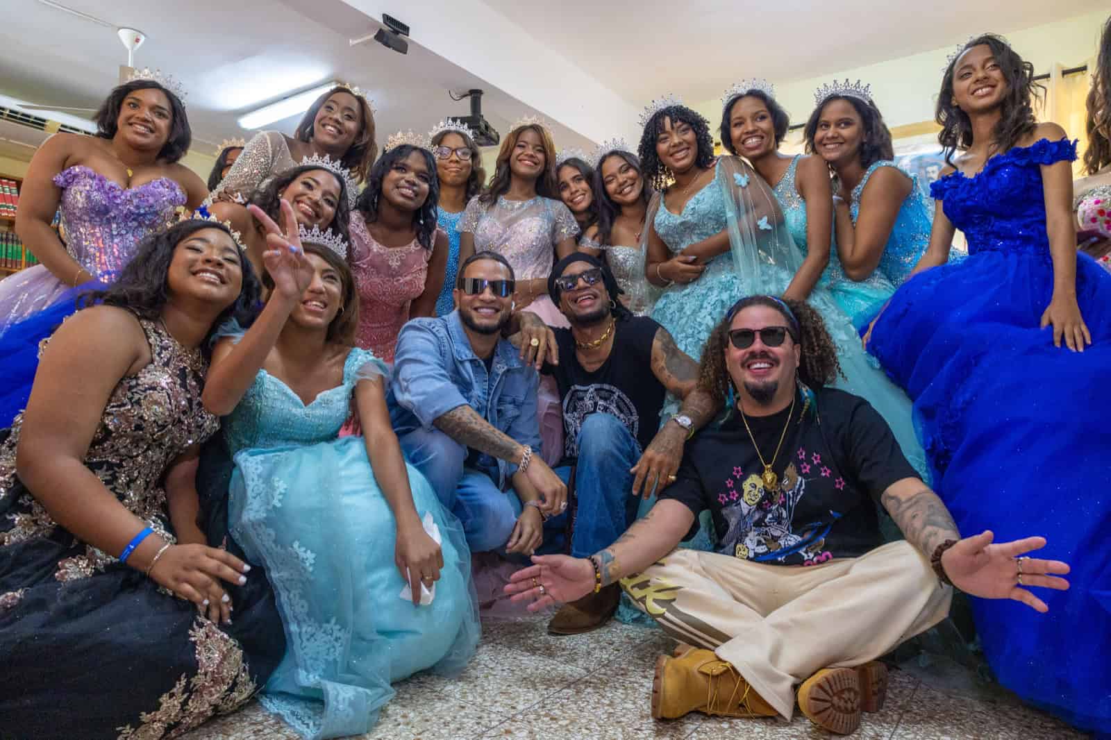 Mozart la para, Vaker&oacute; y Maffio, junto a las quincea&ntilde;eras