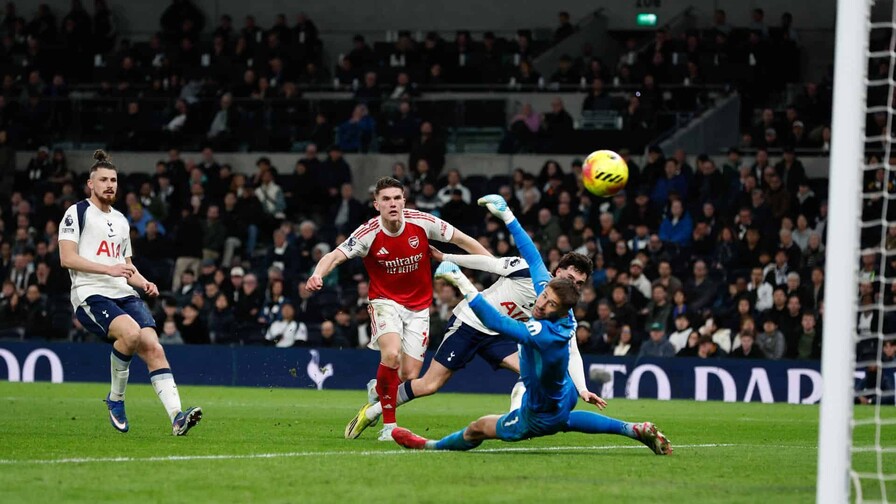 Arsenal se afirma en la cima de la premier tras ganar derbi ante Tottenham