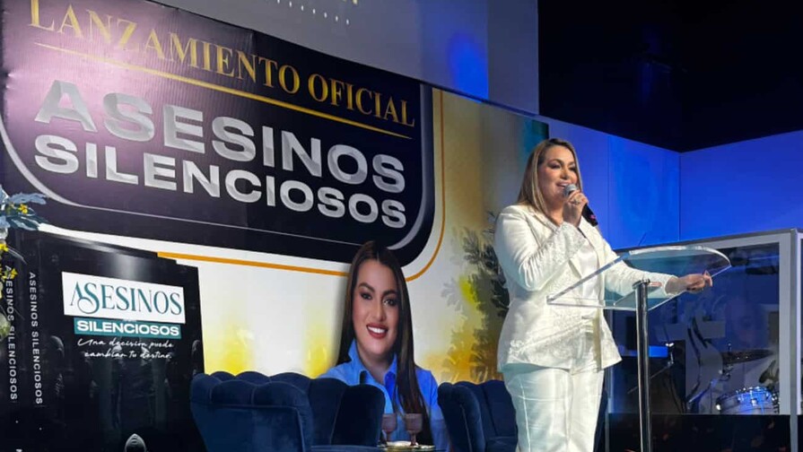 La pastora Marinelis Espinal lanza su libro Asesinos  silenciosos en un emotivo evento