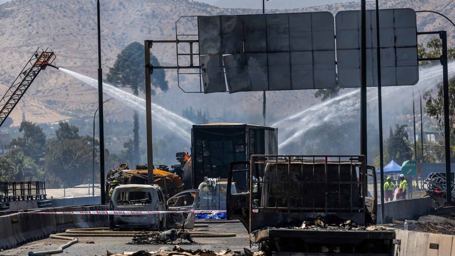 Ascienden a seis los muertos por la explosi&oacute;n de un cami&oacute;n con gas en Chile