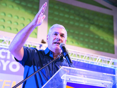 Gonzalo Castillo vuelve al ruedo político como aspirante presidencial