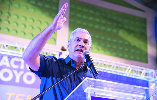 Gonzalo Castillo vuelve al ruedo pol&iacute;tico como aspirante presidencial por el PLD