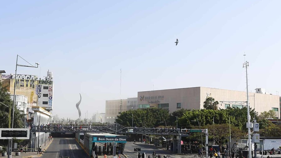 Aerol&iacute;neas de Canad&aacute; y EEUU cancelan decenas de vuelos a M&eacute;xico por violencia tras muerte El Mencho