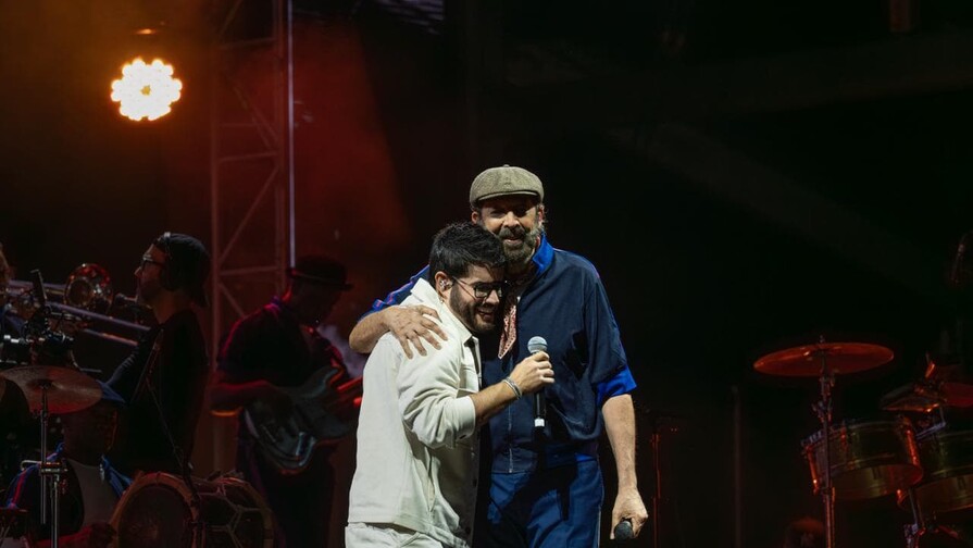 Manny Cruz agradece a Juan Luis Guerra tras compartir escenario en el Estadio Cibao