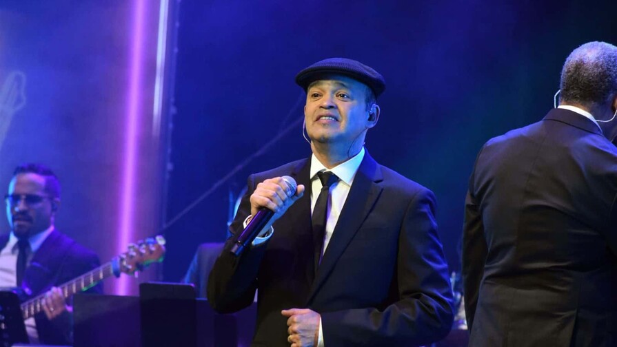 El equipo de cantante Alex Bueno solicita oraciones por su salud y recuperación El equipo de cantante Alex Bueno solicita oraciones por su salud y recuperación