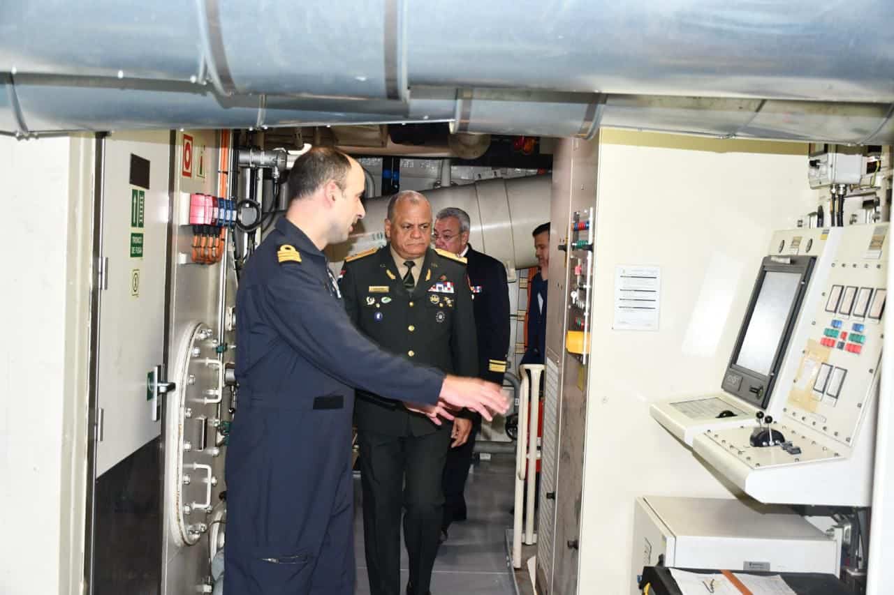 Recorrido por el ministro de Defensa de la República Dominicana, teniente general Carlos Antonio Fernández Onofre, ERD, de un buque  patrullero de altura clase “Tejo”.
