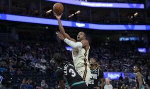 Al Horford anota seis triples, Warriors superan a los Nuggets