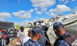 Accidente de cami&oacute;n en Quisqueya: conductor herido tras vuelco de veh&iacute;culo
