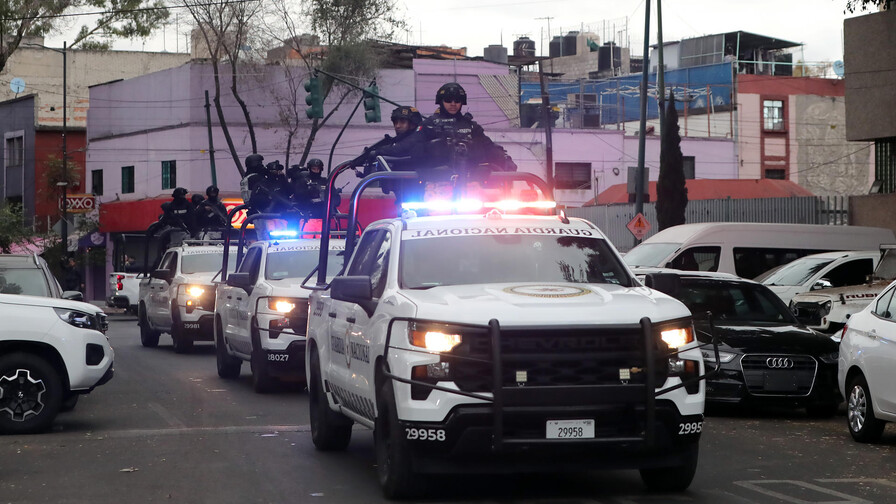 Caos y violencia en varios estados de México tras muerte de El Mencho, líder del CJNG Caos y violencia en varios estados de México tras muerte de El Mencho, líder del CJNG