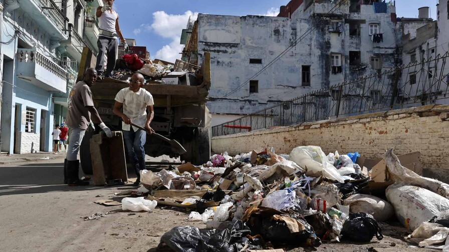 Apagones, inflación y transporte limitado: la vida incierta de los cubanos sin combustible Apagones, inflación y transporte limitado: la vida incierta de los cubanos sin combustible