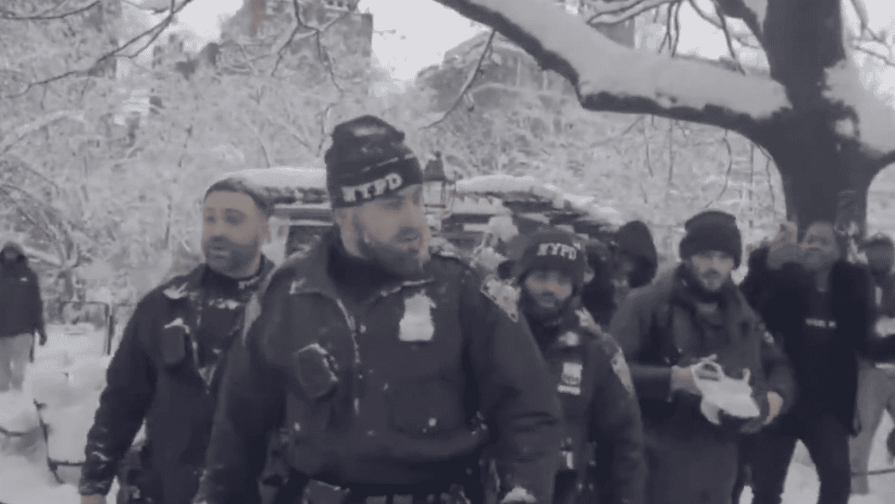 Mamdani pide respeto para Polic&iacute;a de Nueva York tras videos de ataques con bolas de nieve