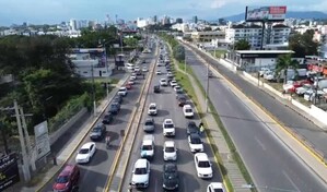 Anuncian cambio vial en la marginal sur de la avenida Monumental en Santiago