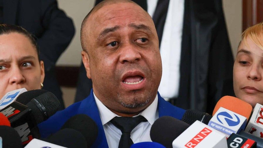 Defensa de general y capit&aacute;n acusados de corrupci&oacute;n afirma que dep&oacute;sitos en sus cuentas eran legales