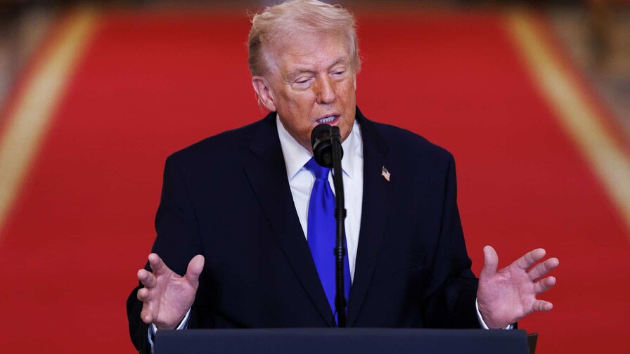 Trump analiza exigir a los bancos de EE. UU. datos sobre la nacionalidad de sus clientes