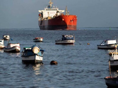 Buque diésel ruso cambia rumbo hacia Cuba