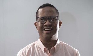 Beli&eacute; Beltr&aacute;n impulsa la "Revista Min&uacute;scula" y apuesta por la convergencia literaria