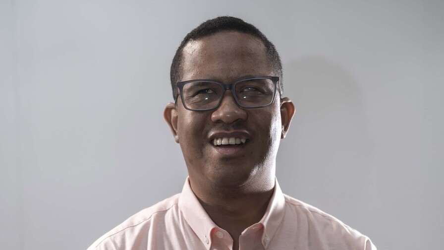 Beli&eacute; Beltr&aacute;n impulsa la "Revista Min&uacute;scula" y apuesta por la convergencia literaria