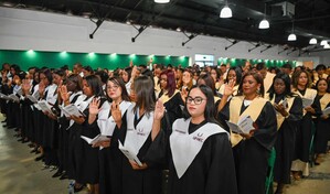 Ufhec grad&uacute;a 1,221 nuevos profesionales y destaca el rol de la educaci&oacute;n para duplicar el PIB