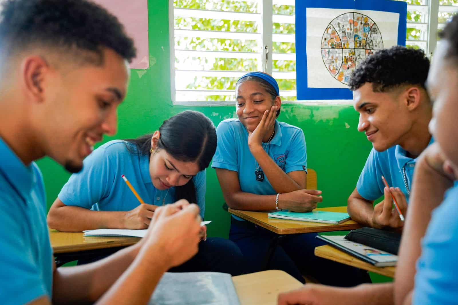 La discriminaci&oacute;n por pobreza sigue marcando silenciosamente las jerarqu&iacute;as sociales.