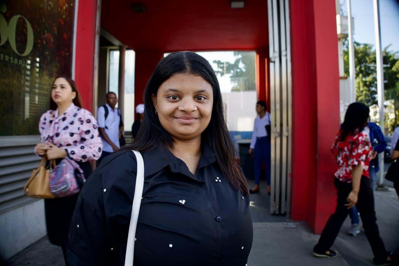 La usuaria Ashley Montero quien se traslada desde Santo Domingo Este en el metro.
