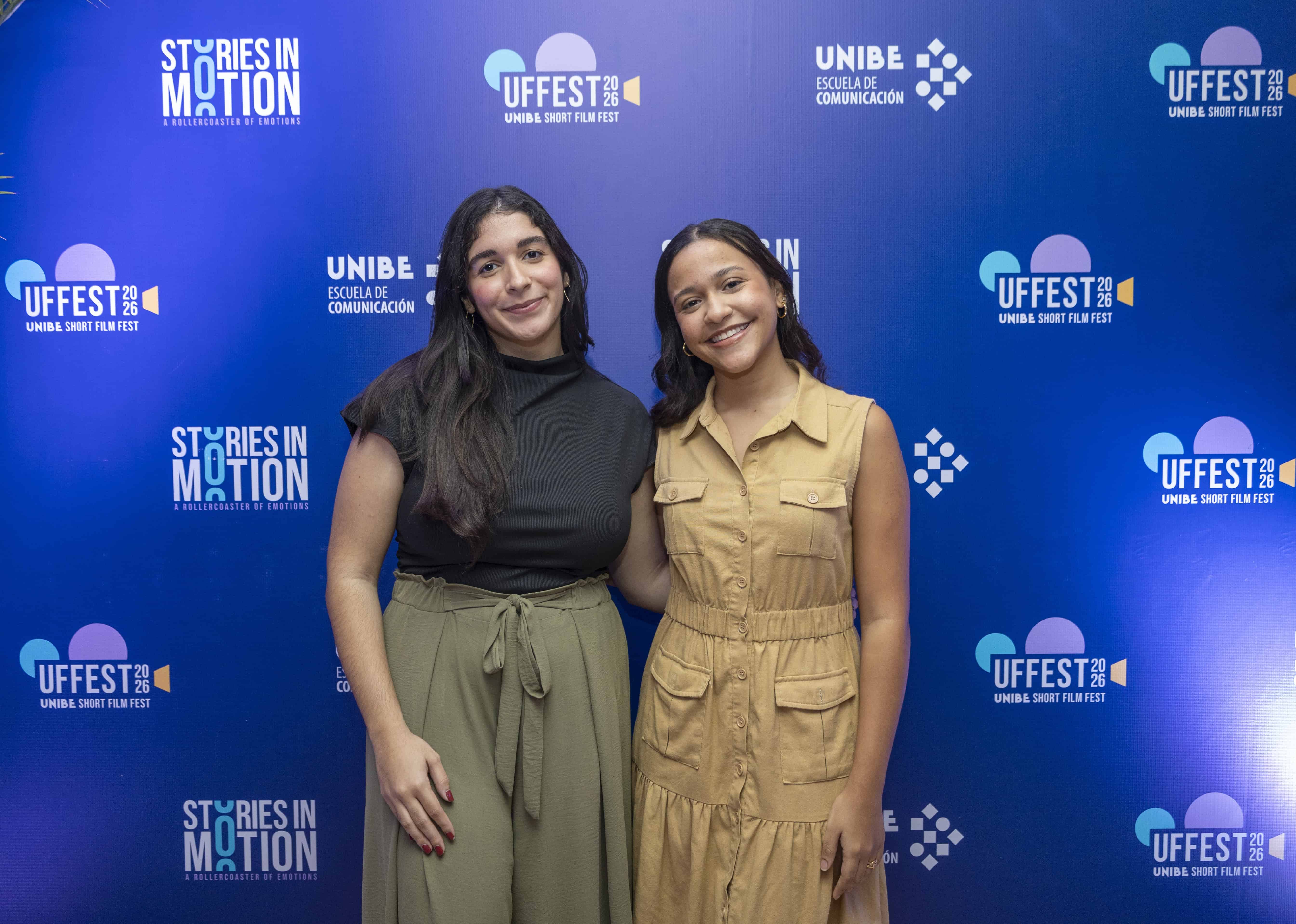 Elena Carrasco y Camila Del Carmen. 