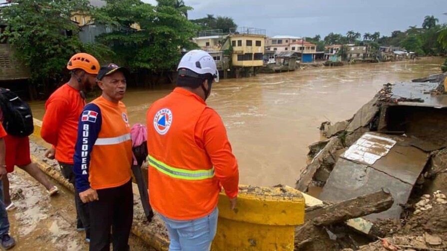 Colapsan tres viviendas y más de 500 resultan inundadas por lluvias en provincias del Cibao Colapsan tres viviendas y más de 500 resultan inundadas por lluvias en provincias del Cibao