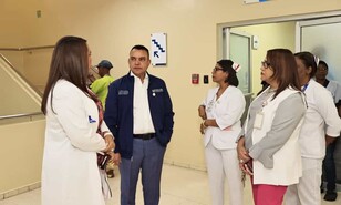 El director del SNS realiz&oacute; una visita no programada a la Maternidad La Altagracia