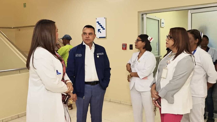 El director del SNS realizó una visita no programada a la Maternidad La Altagracia El director del SNS realizó una visita no programada a la Maternidad La Altagracia