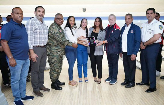 Reconocen legado de Carlos Alonzo en apertura del boliche militar