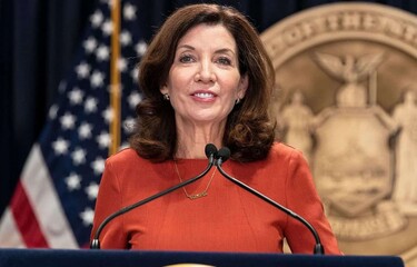 Gobernadora de Nueva York ordena reforzar seguridad y cuestiona a Trump por guerra en Irán