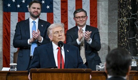 Trump presume en materia de inmigraci&oacute;n, desaf&iacute;a al Congreso y alardea de poder&iacute;o militar