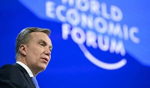 El jefe del Foro de Davos renuncia por sus v&iacute;nculos con Epstein