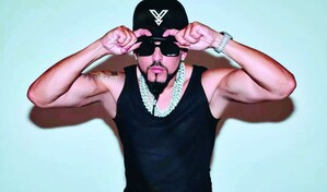 Yandel Sinf&oacute;nico presenta su espect&aacute;culo en Altos de Chav&oacute;n: una experiencia musical &uacute;nica