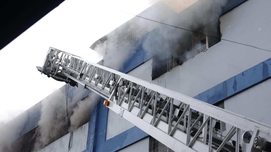 Empleado narra c&oacute;mo les sorprendi&oacute; el incendio en Garrido en una ma&ntilde;ana laboral cualquiera