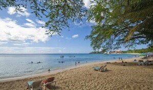 Entregar&aacute;n remozada en marzo la plaza de vendedores de la playa de Sos&uacute;a