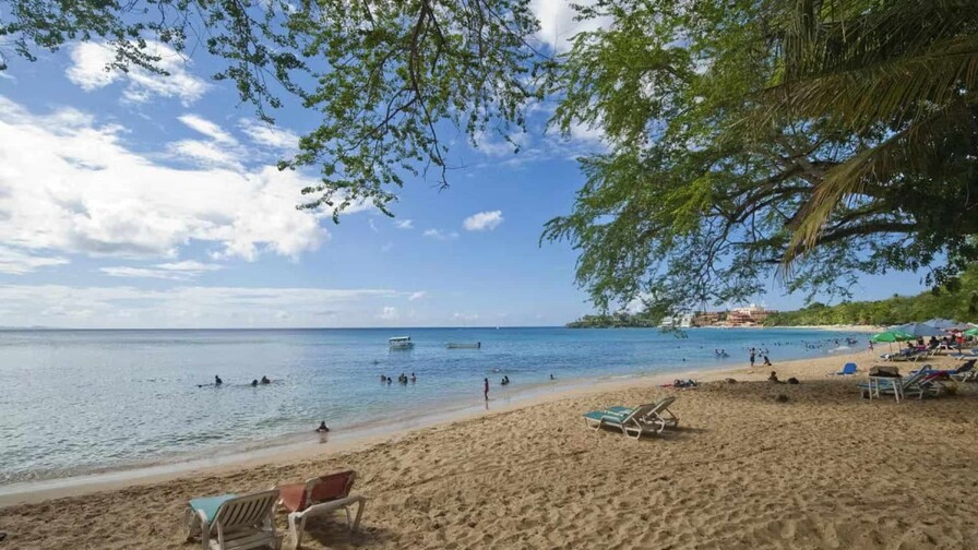 Entregarán remozada en marzo la plaza de vendedores de la playa de Sosúa Entregarán remozada en marzo la plaza de vendedores de la playa de Sosúa