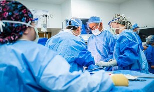 Una mujer italiana recupera la vista tras un trasplante sin precedentes de parte de la retina