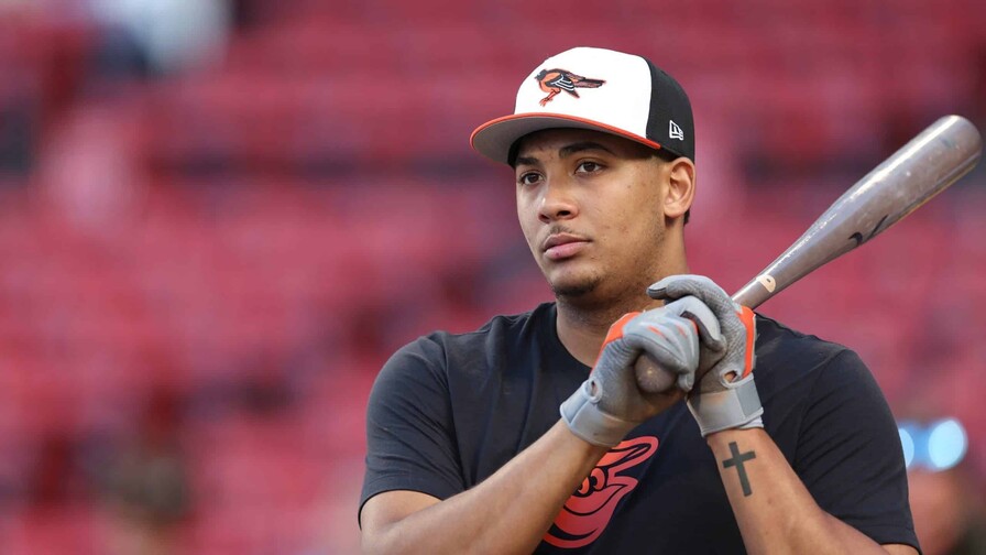 Samuel Basallo enciende la primavera: dos jonrones confirman que está listo Samuel Basallo enciende la primavera: dos jonrones confirman que está listo