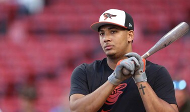 Video| Preocupaci&oacute;n en Baltimore: Samuel Basallo sale de juego tras sufrir aparente lesi&oacute;n