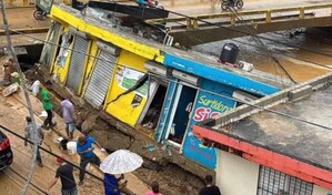 Familias intentan rescatar lo poco que qued&oacute; tras inundaciones en Gaspar Hern&aacute;ndez