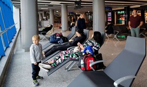 Aeropuerto de Tampa busca prohibir el uso de pijamas y crocs en sus instalaciones