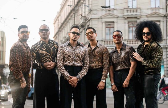 Grupo Extra estrena "Dime lo que te pas&oacute;"