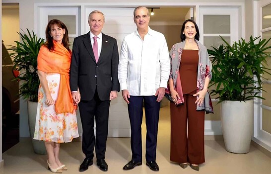 Abinader y la primera dama viajan a Chile para participar en la investidura del nuevo presidente