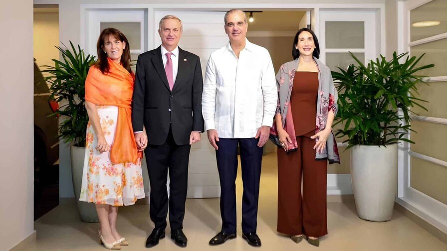 Abinader y la primera dama viajan a Chile para participar en la investidura del nuevo presidente