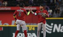 Tres hits de Marte y un doble de Perdomo gu&iacute;an barrida de los Dbacks sobre los Gigantes